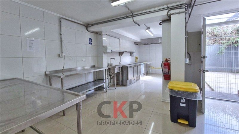 Local comercial en arriendo en Lo Barnechea — foto 1