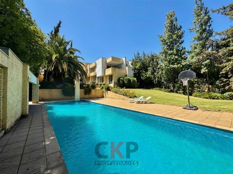 Casa en venta en Lo Barnechea — foto 1