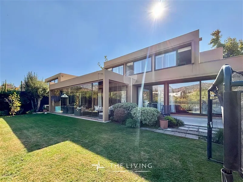 Casa en venta en Lo Barnechea — foto 1