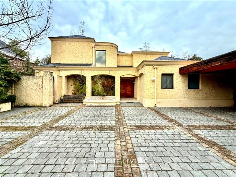 Casa en venta en Lo Barnechea — foto 1