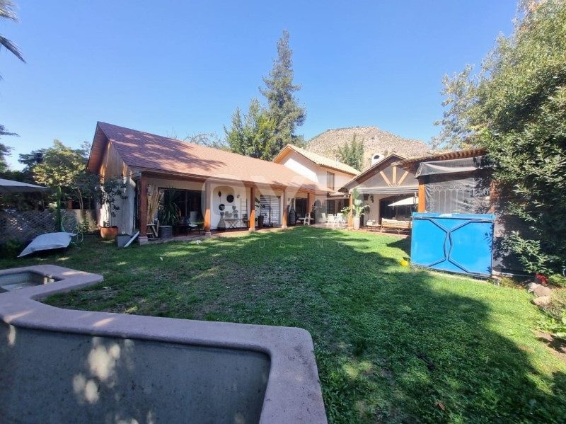 Casa en venta en Lo Barnechea — foto 1
