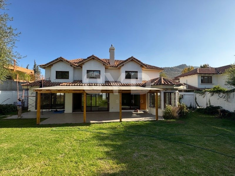 Casa en arriendo en Lo Barnechea — foto 1