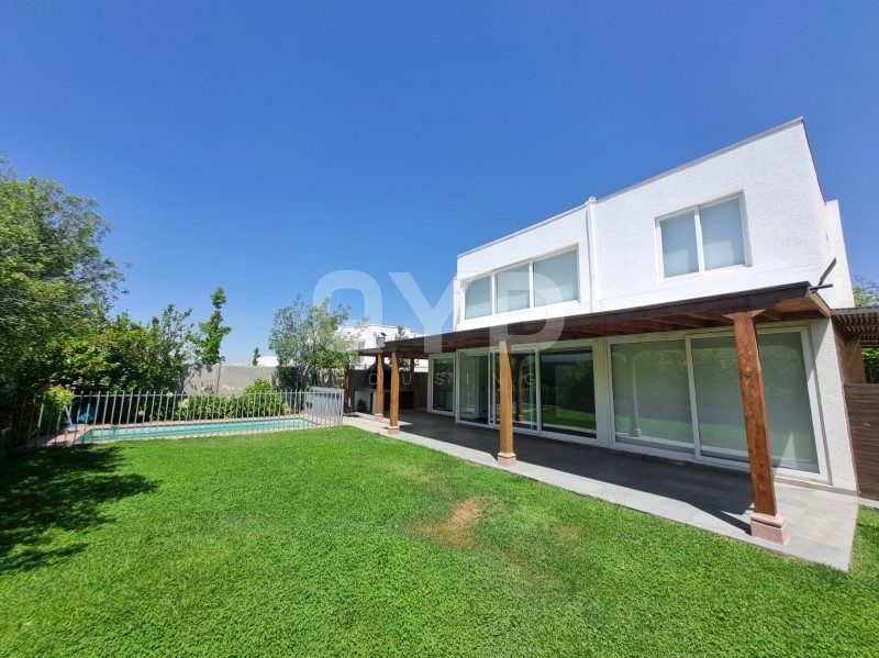 Casa en venta en Lo Barnechea — foto 1