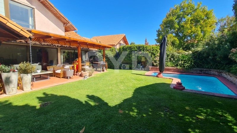 Casa en venta en Lo Barnechea — foto 1
