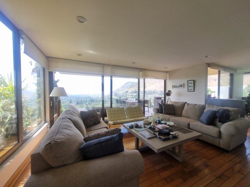 Casa en arriendo en Lo Barnechea — foto 1