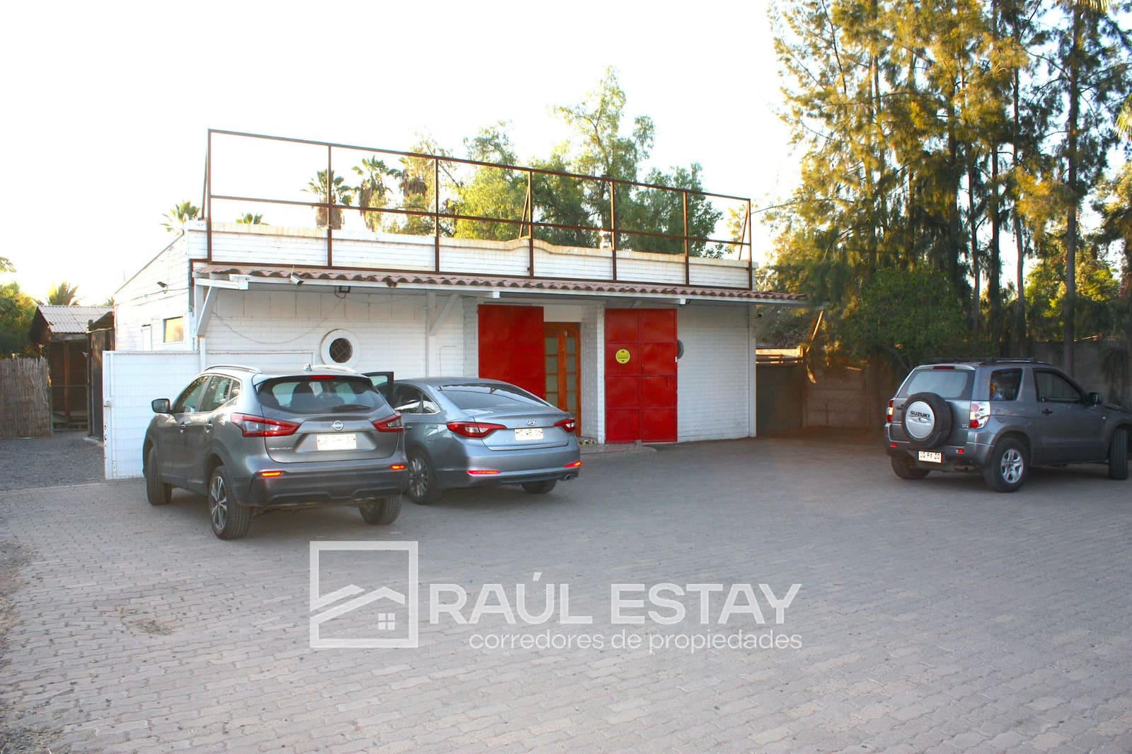 Local comercial en arriendo en Calle Larga — foto 3