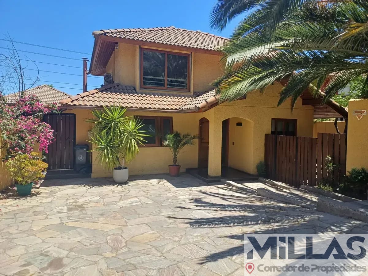 Casa en venta en Huechuraba — foto 1