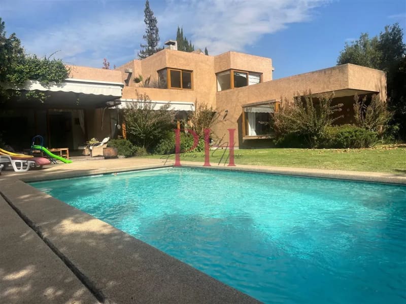 Casa en venta en Lo Barnechea — foto 1