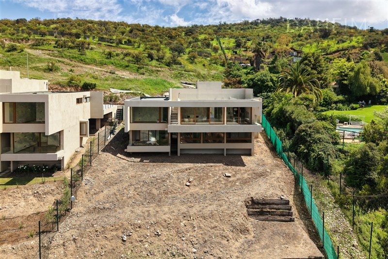 Casa en venta en Lo Barnechea — foto 1