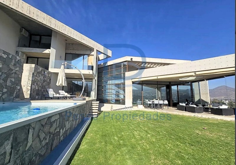 Casa en venta en Lo Barnechea — foto 1