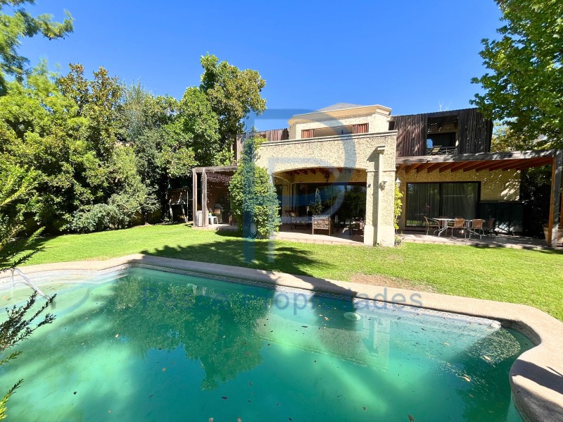 Casa en venta en Lo Barnechea — foto 1