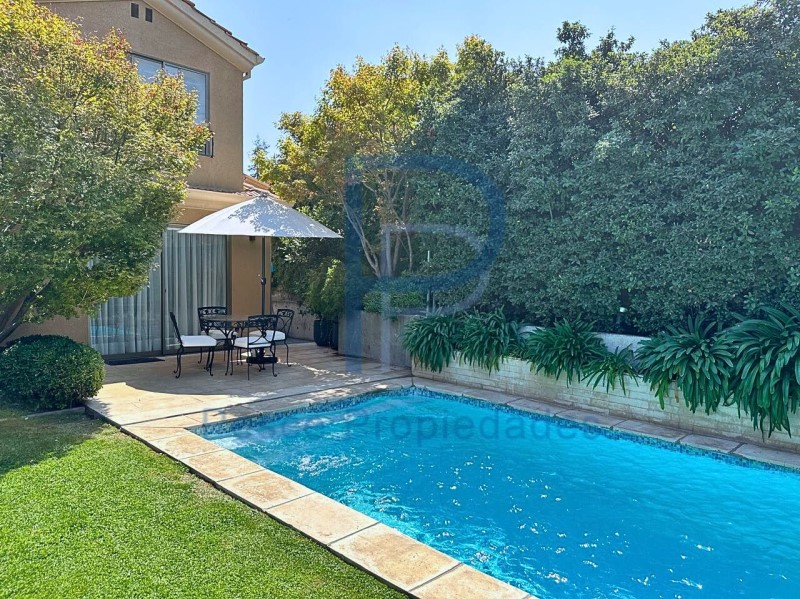 Casa en venta en Lo Barnechea — foto 1
