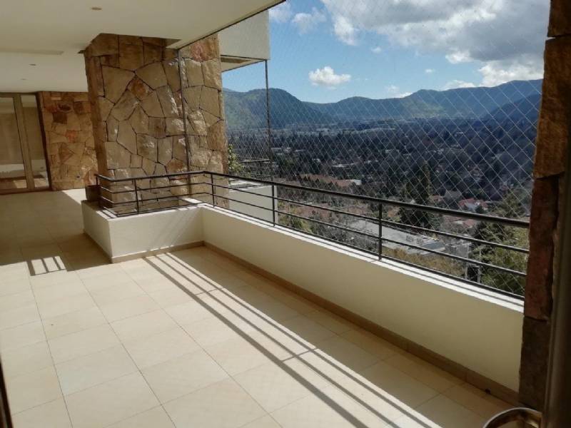 Departamento en arriendo en Lo Barnechea — foto 1