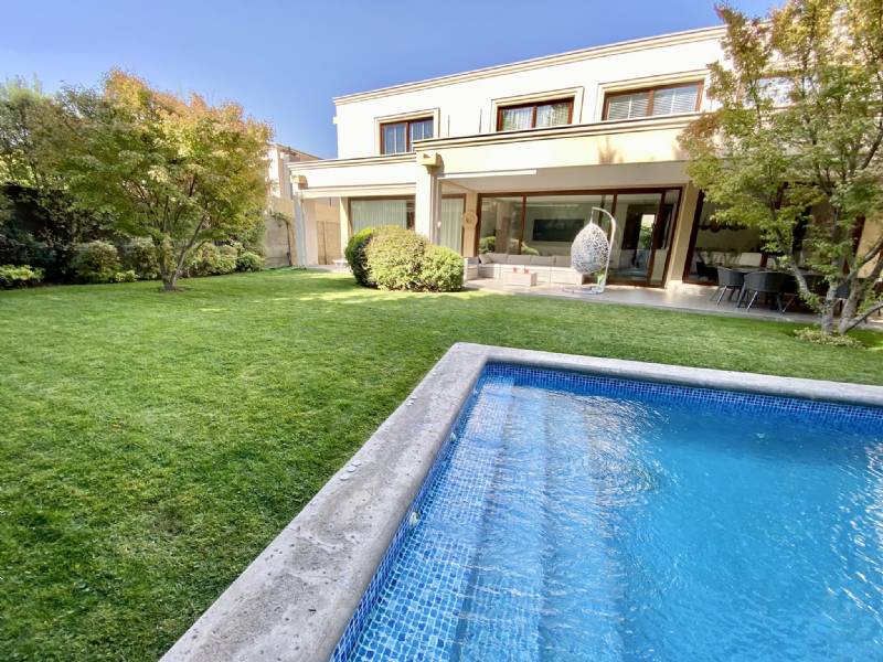 Casa en arriendo en Lo Barnechea — foto 1