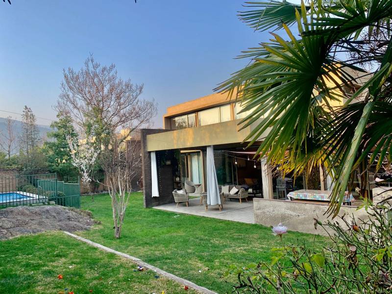 Casa en arriendo en Lo Barnechea — foto 1