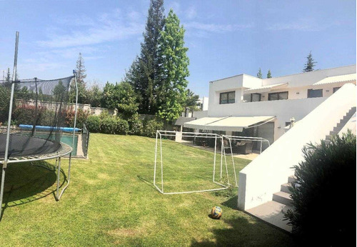 Casa en venta en Lo Barnechea — foto 1