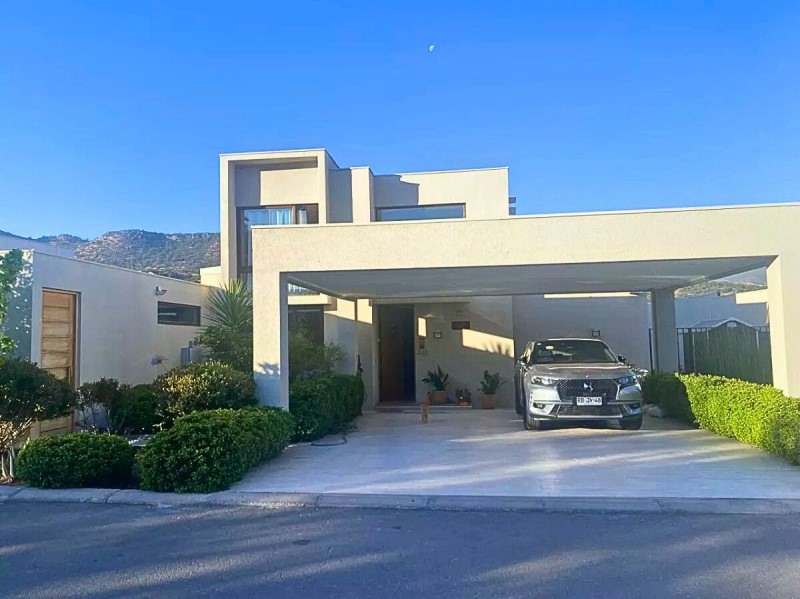 Casa en venta en Lo Barnechea — foto 1