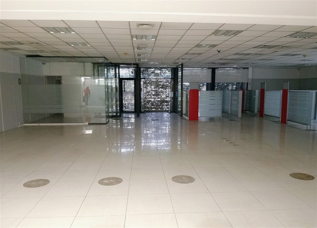Local comercial en arriendo en Santiago — foto 2