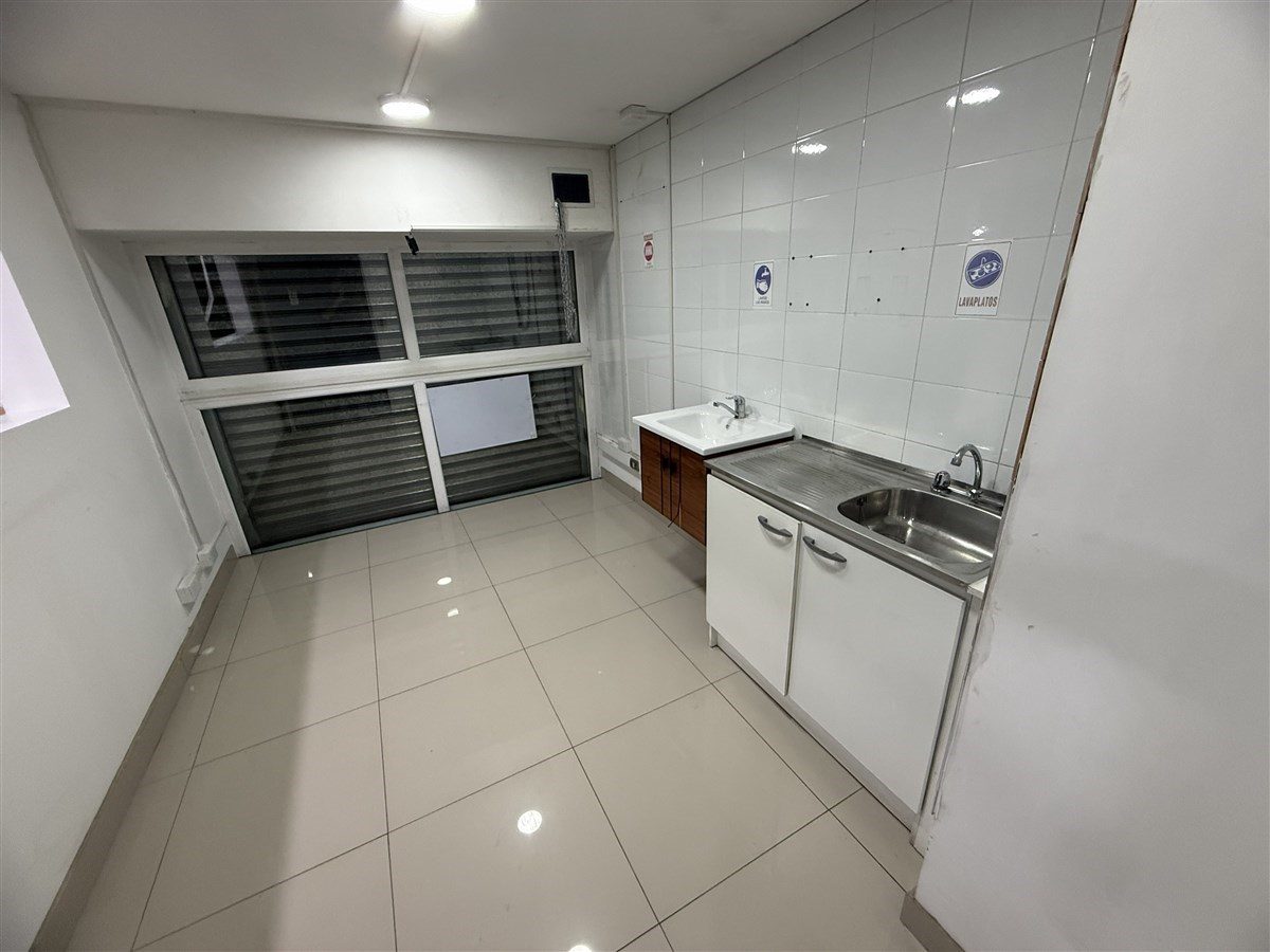 Local comercial en arriendo en Santiago — foto 6