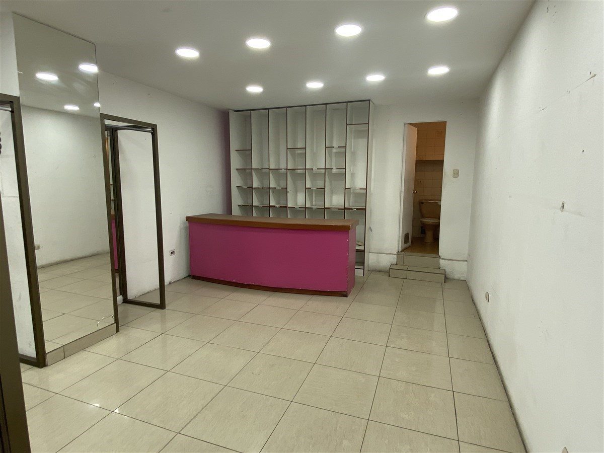 Local comercial en arriendo en Recoleta — foto 1