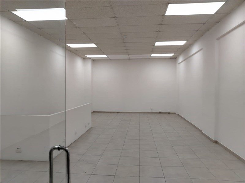 Local comercial en arriendo en Santiago — foto 1