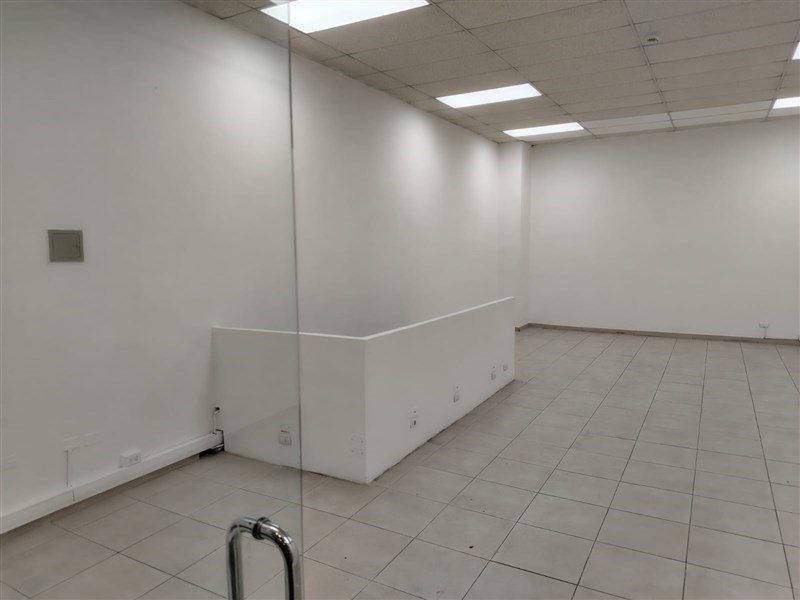 Local comercial en arriendo en Santiago — foto 3