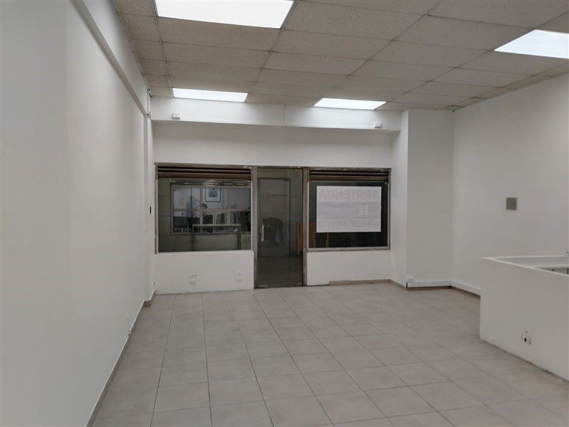 Local comercial en arriendo en Santiago — foto 4