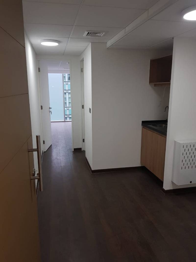 Oficina en arriendo en Las Condes — foto 1