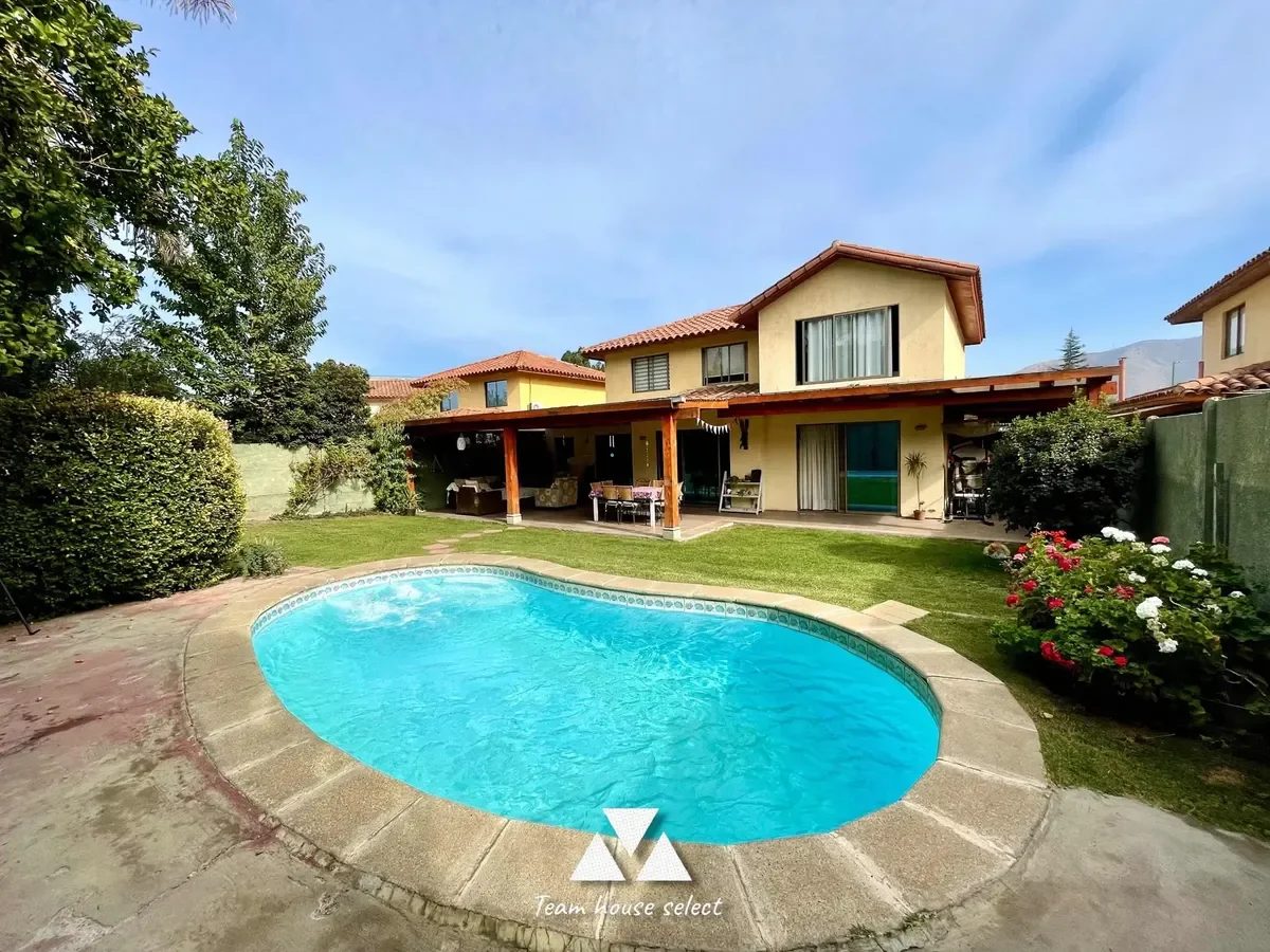 Casa en venta en Huechuraba — foto 1