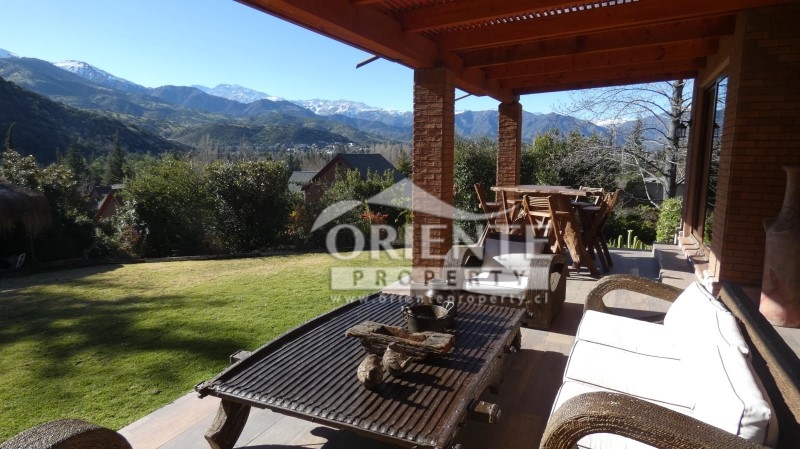 Casa en venta en Lo Barnechea — foto 1