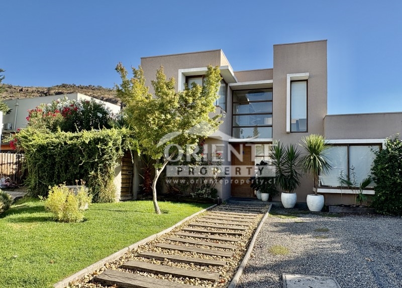 Casa en arriendo en Colina — foto 1