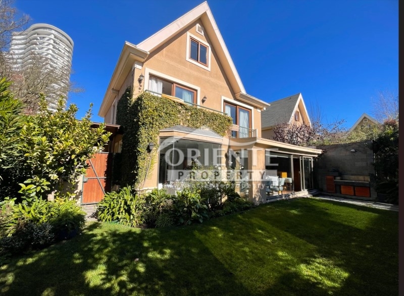 Casa en venta en Lo Barnechea — foto 1